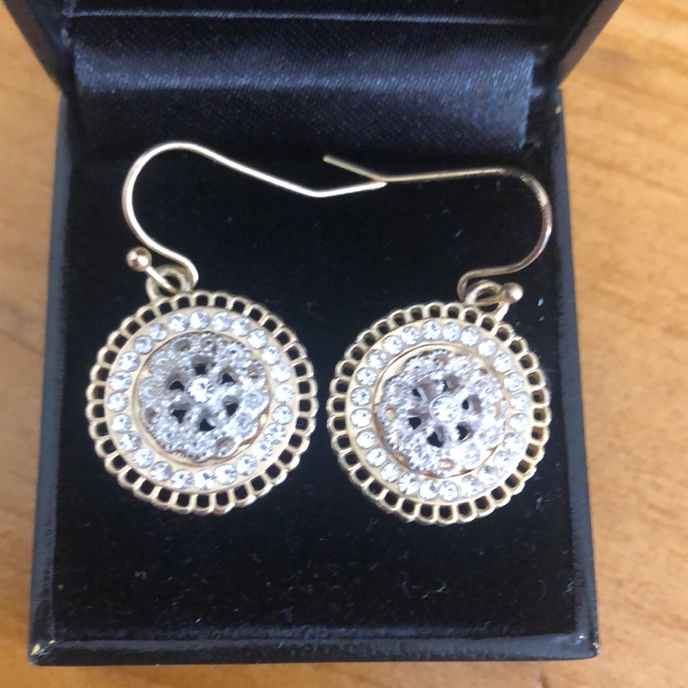 Pair of gold sparkle earrings